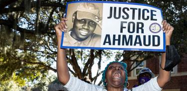 Imagen de archivo de una manifestación pidiendo justicia por el asesinato del afroamericano Ahmaud Arbery.