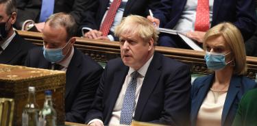 Boris Johnson trató de defenderse en el Parlamento (EFE)