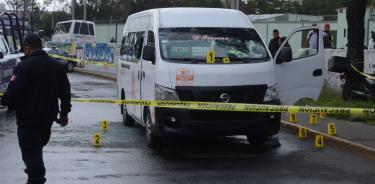 Asesinan a un chofer de combi en Naucalpan, Estado de México.