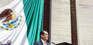 El diputado federal de Morena, Sergio Gutiérrez Luna, en la presentación de su iniciativa de reforma de la Ley de Amparo.