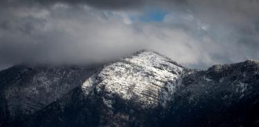 México registrará este martes clima de frío a muy frío en las regiones norte y centro del territorio al tiempo que el Frente Frío número 29 dejará de afectar al país, pronosticó este lunes el Servicio Meteorológico Nacional (SMN).

Además, indicó que la masa de aire que impulsó al frente ocasionará viento helado con rachas de 80 a 100 kilómetros por hora (km/h) en el Golfo e Istmo de Tehuantepec.

En un comunicado, el SMN señaló que 