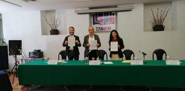 El Centro Mexicano de Protección y Fomento de los Derechos de Autor (CeMPro), la Cámara Nacional de la Industria Editorial Mexicana (Caniem) y la plataforma de comercio electrónico Mercado Libre México firmaron un convenio.