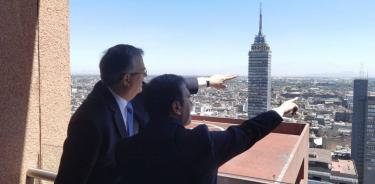 El canciller Marcelo Ebrard mostró a su homólogo español, José Manuel Albares, desde la sede de la SRE, parte del Centro Histórico de la CDMX./