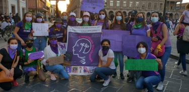 Contingente de académicas de Científicas Mexicanas en San Luis Potosí en la marcha del 8 de marzo.