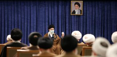 El líder supremo iraní, ayatolá Jameneí, este jueves 10 de marzo de 2022 durante un encuentro con la Asamblea de Expertos del país, en Teherán.