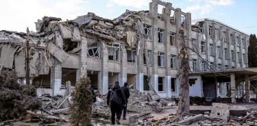 La escuela 25 de Zhytomyr, en el centro-norte de Ucrania, completamente destruida, este viernes, después de un bombardeo ruso.