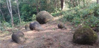 Las misteriosas vasijas gigantes de piedra encontradas en la India.

Docenas de misteriosas vasijas gigantes que pueden haber sido utilizadas para rituales funerarios han sido desenterrados en cuatro nuevos sitios en Assam, un estado al noreste de la India.

POLITICA INVESTIGACIÓN Y TECNOLOGÍA
TILOK THAKURIA