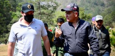 Los gobernadores de Nuevo León y Coahuila, Samuel García y Miguel Riquélme, recorrieron parte de la zona afectada por el incendio forestal./Cuartoscuro/
