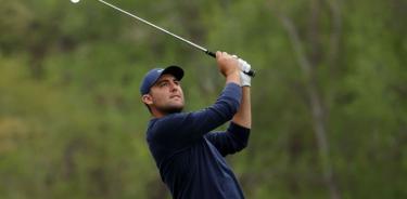 El golfista de Nueva Jersey, edificó una ventaja de cinco golpes, de cara al fin de semana.