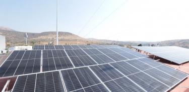 Arranca el sistema fotovoltaico de generación de energía eléctrica en las instalaciones de la Secretaría de Turismo.