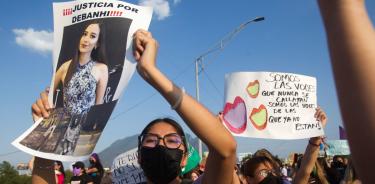 Grupos feministas protestaron tras confirmarse la muerte de Debanhí Escobar a 13 días de su desaparición en el municipio de Escobedo, Nuevo León.