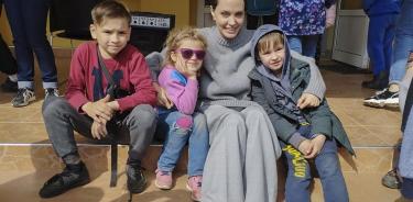 Jolie es embajadora especial de la Alta Comisaría de la ONU para los Refugiados (ACNUR), pero la agencia UNIAN afirma que este viaje lo hace a título personal.