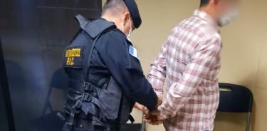Los dos mexicanos fueron detenidos en el aeropuerto internacional de La Aurora
