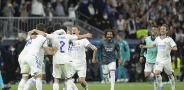 Los pupilos de Ancelotti celebran luego de haber derrotado al equipo inglés