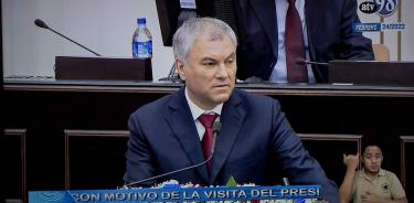 El líder de la Duma rusa, Viacheslav Volodin, durante una transmisión en un canal de Nicaragua el 24 de febrero de 2022.
