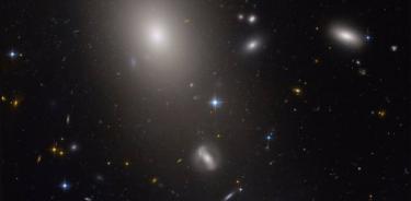 La galaxia elíptica gigante UGC 10143.