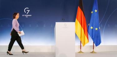 La secretaria de Exteriores alemana, Annalena Baerbock, llega a una conferencia de prensa tras una reunión del G7, este sábado 14 de mayo de 2022 en Oldenburg in Holstein, Alemania.