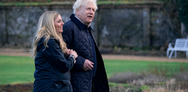 Caracterización de Kenneth Branagh como Boris Johnson para la serie 'This England'.