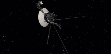 La nave espacial Voyager 1 de la NASA explora nuestro sistema solar desde 1977, junto con su gemela, la Voyager 2.