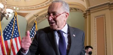 El líder de la mayoría demócrata en el Senado, Chuck Schumer, este miércoles 18 de mayo de 2022 en el Congreso en Washington D.C..