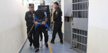 La policía de los centros de detención en Xinjiang tomaba fotos de ejercicios policiales ante hipotéticos intentos de escape. En este caso, en el centro Tekes, en 2018.