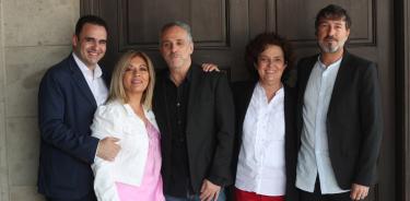 Integrantes del grupo español Mocedades en las oficinas de Universal Music. Foto: