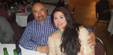 Joe e Irma García, una de las profesoras asesinadas en el tiroteo en Uvalde, Texas, en una imagen familiar.