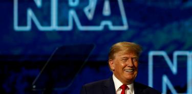 El expresidente de EU Donald Trump, este viernes 27 de mayo en la noche durante la reunión anual de la NRA, en Houston, Texas.