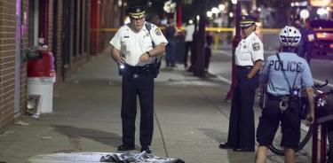 Agentes en la zona del último tiroteo mortal en EU, en la zona de ocio de Filadelfia