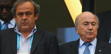 Michel Platini y Joseph Blatter, en el banquillo de los acusados