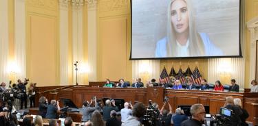 El comité del Congreso que invesitga el asalto al Capitolio muestra un video de Ivank Trump durante la audiencia de este 9 de junio de 2022 en Washington.