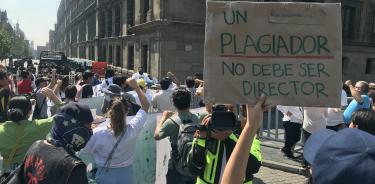 En días pasados se realizó una marcha y manifestación más en Palacio Nacional, donde protestaron estudiantes y profesores del CIDE contra José Romero.