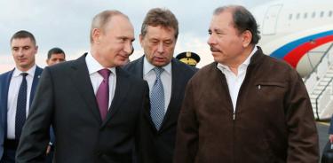 Visita sorpresa a Nicaragua en 2014 del presidente ruso, Vladimir Putin, quien fue recibido en el aeropuerto de Managua por Daniel Ortega y su vicepresidenta y esposa, Rosario Murillo.