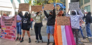 Foto: Manifestantes expusieron su enojo e inconformidad ante los actos de transfobia y lesbofobia que se han vivido en este lugar