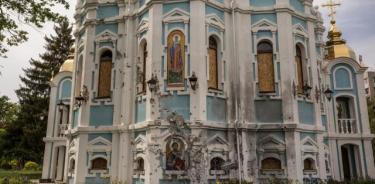 La iglesia de Santa Fiel Reina Tamara, dañada por misiles rusos en Járkov (Ucrania).