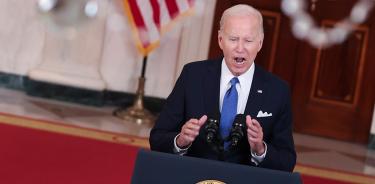El presidente de EU, Joe Biden, reacciona a la decisión de la Corte Suprema de eliminar la protección federal al derecho al aborto, este viernes 24 de junio de 2022.