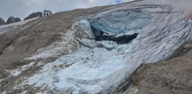 Glacial fracturado en los Alpes italiano
