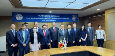 El canciller Marcelo Ebrard atestiguó la firma de convenio entre el IPN y el Instituto de Investigación Aeroespacial Coreano (KARI)