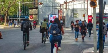 Ciclistas circulando sobre Paseo de la Reforma