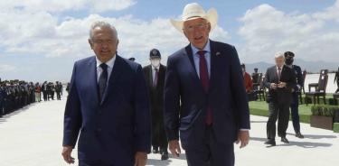 Andrés Manuel López Obrador, Presidente de México, y Ken Salazar, embajador de Estados Unidos en México