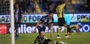 Nicolás Ibáñez del Pachuca festeja el gol del empate