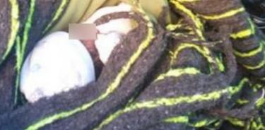 Un bebé fue abandonado tras haber nacido. El pequeño presentaba hipotermia. Fue trasladado a un hospital  para su inmediata atención.