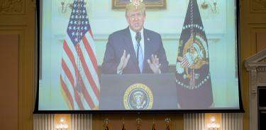 Donald Trump, en una proyección durante una audiencia del comité legislativo sobre el asalto al Capitolio de EU, el 22 de julio en Washington.