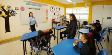 En México las profesiones de Educación Especial y Rehabilitación Física son las peor pagadas, y además enfrentan recortes presupuestales de hasta 95 por ciento.