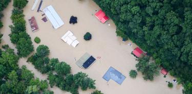 Vista aérea de la destrucción por las inundaciones en Kentucky, este viernes 29 de julio de 2022 en el condado de Hazard.