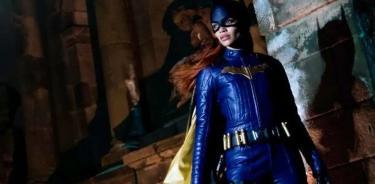 Batgirl contaba con un guion escrito por Christina Hodson, responsable de la trama de Aves de presa y The Flash.