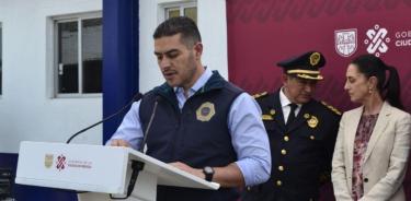 Omar García Harfuch, secretario de Seguridad Ciudadana, encabezó la entrega de 400 chalecos antibalísticos y camionetas 4x4 para el patrullaje en Cuautepec.