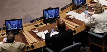 Los embajadoes de México, Kenia e Irlanda en el Consejo de Seguridad de la ONU escuchan al presidente de Ucrania, Volodimir Zelenski