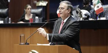 Ebrard acudió a plenaria de Morena en Senado
