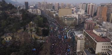 Cientos de miles de chilenos participaron el jueves en el cierre de campaña en Santiago